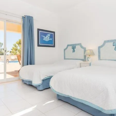 Spacious Holiday In Algarve Villa *