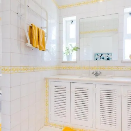 Spacious Holiday In Algarve *